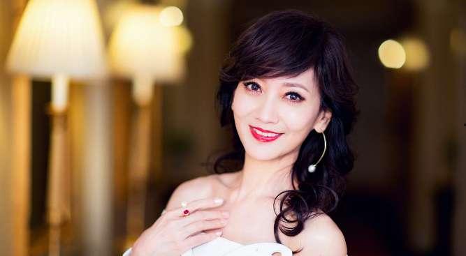 赵雅芝简历个人资料简介,优雅女神的演艺生涯与人生轨迹