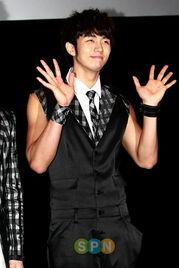 任瑟雍生活照,窥见偶像的日常魅力