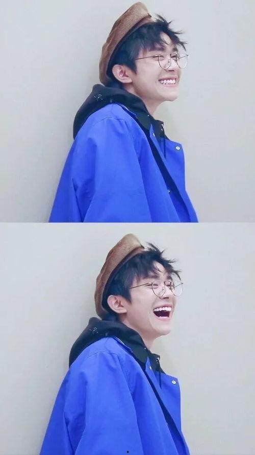 易烊千玺腰疼照片